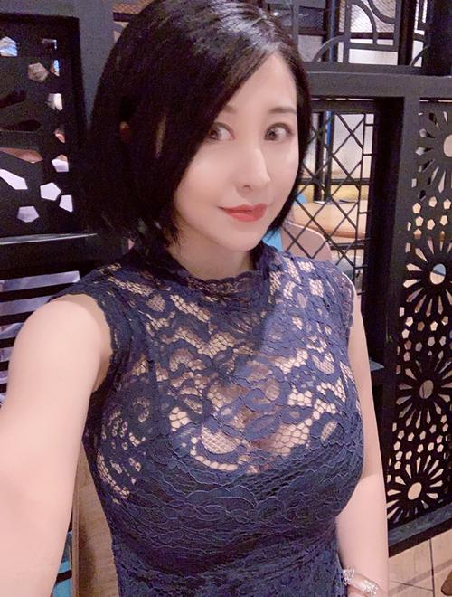 呂帥希臺(tái)球?qū)懻鎋中國(guó)臺(tái)球界性感裁判_中國(guó)斯諾克美女裁判呂帥希圖片